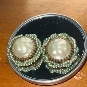 Vintage large round mother‎ of  pearl light green string beads clip on earrings